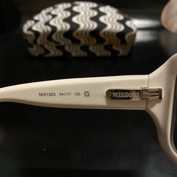 Missoni Frames Excellent Condition - Picture 6 of 6